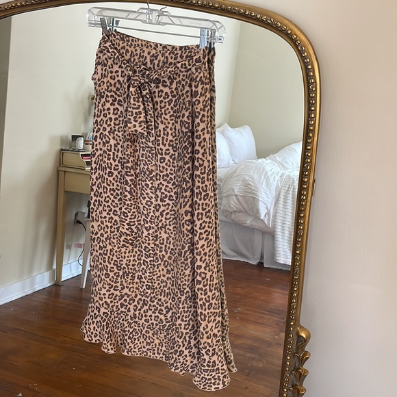 Faithfull the Brand Celeste Wrap Skirt in Leopard Sz Small - Picture 2 of 7